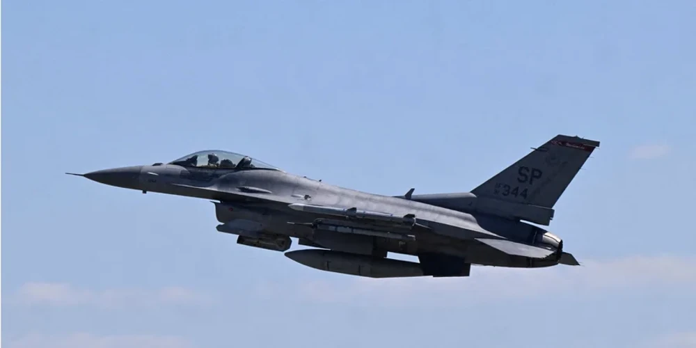 Румунські F-16 знищили дрон біля Констанци: ролі відомств у інциденті