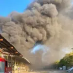 Пожежа на складі Українського Червоного Хреста у Херсоні внаслідок атаки російських військ