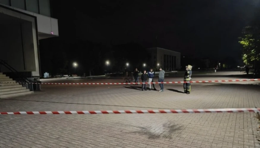 Місце вибуху на проспекті Тараса Шевченка у Шептицькому та робота слідчо-оперативної групи